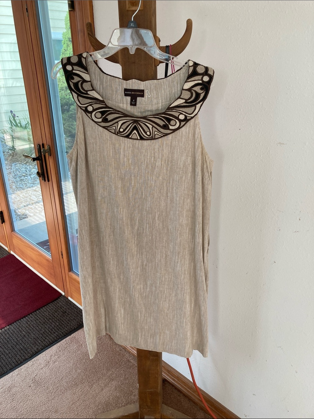 Dana Buchman Beige Sleeveless Shift Dress with Black Embroidered Collar